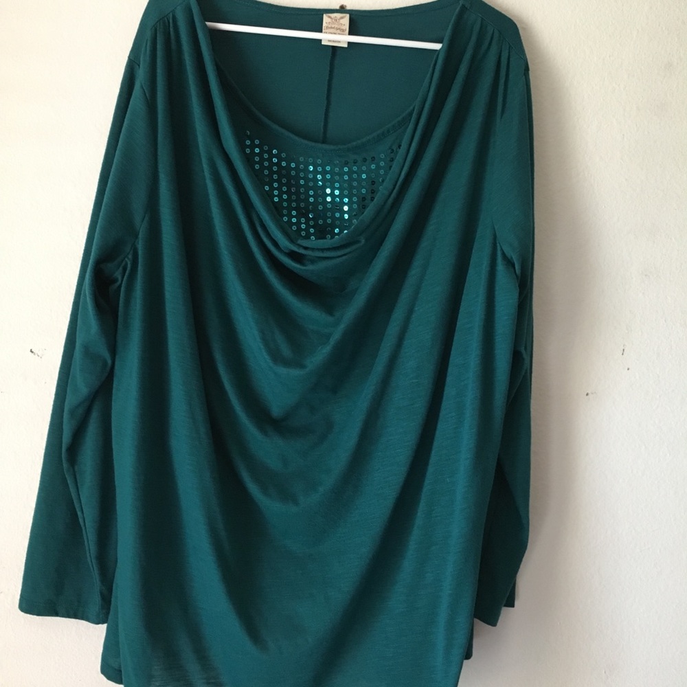 Green scoop neck shirt